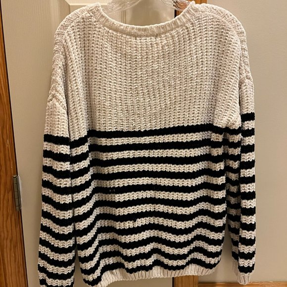 Poof Women's medium sweater - Picture 2 of 4